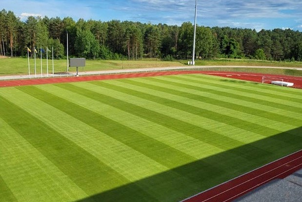 Kokybiška futbolo stadiono veja Druskininkuose
